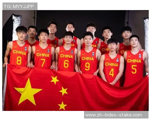 中国男篮迎战立陶宛队全力争胜展现实力与团队精神